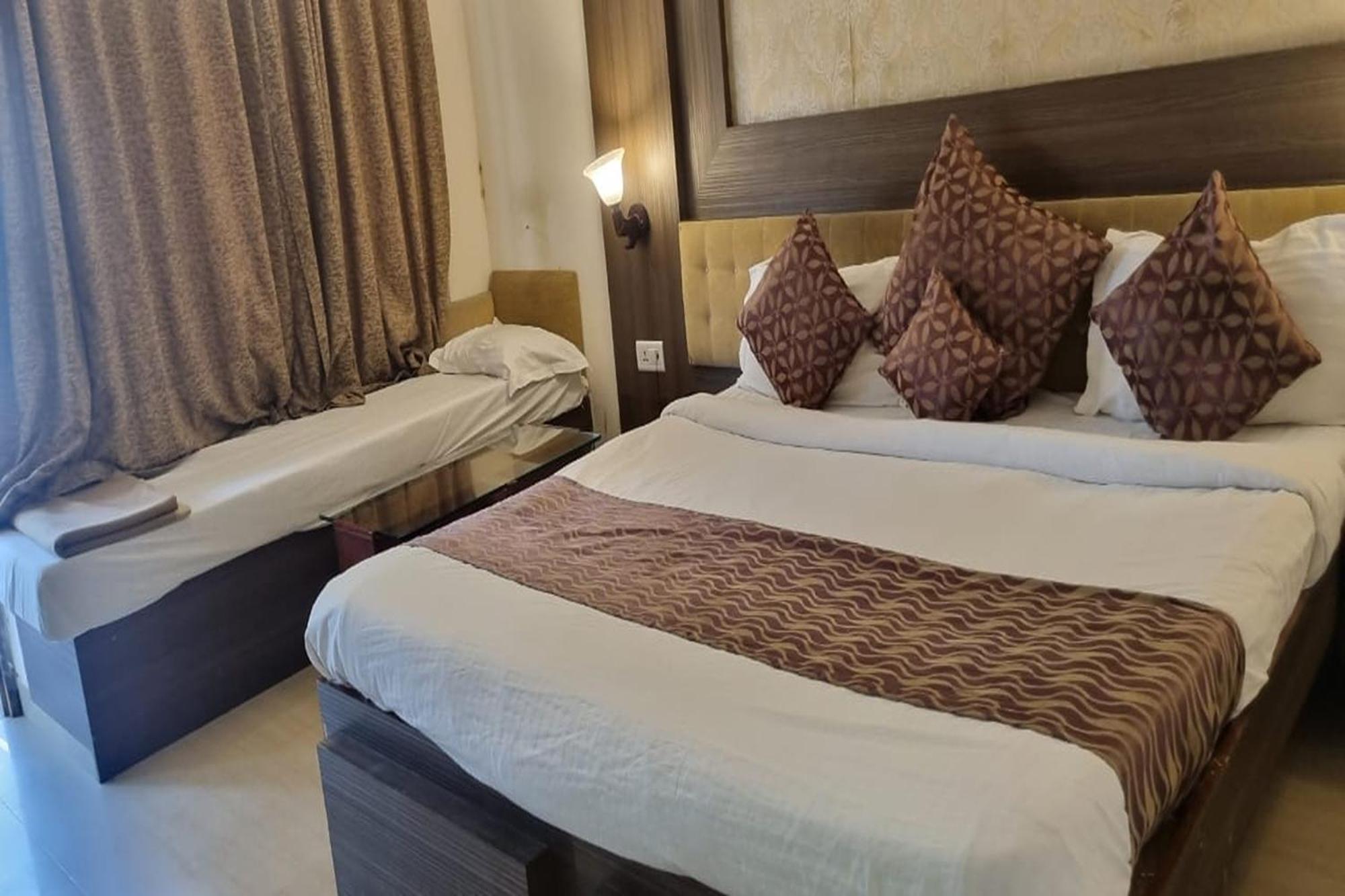 Rupis Resort Near Udaipur Airport Dabok Exterior photo