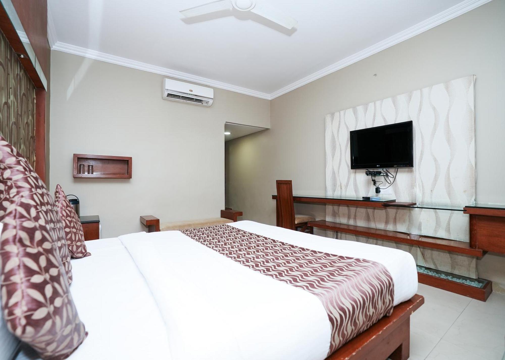 Rupis Resort Near Udaipur Airport Dabok Exterior photo