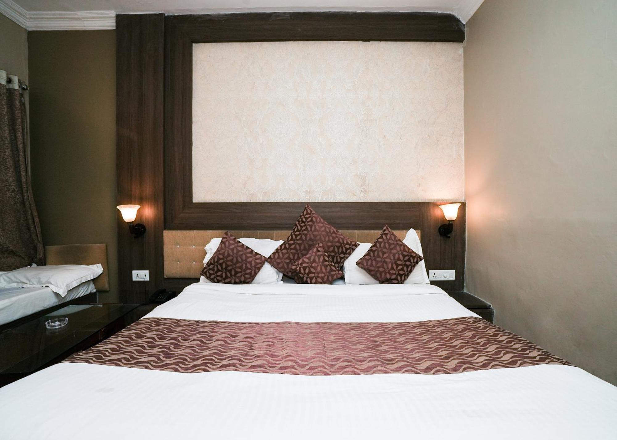 Rupis Resort Near Udaipur Airport Dabok Exterior photo