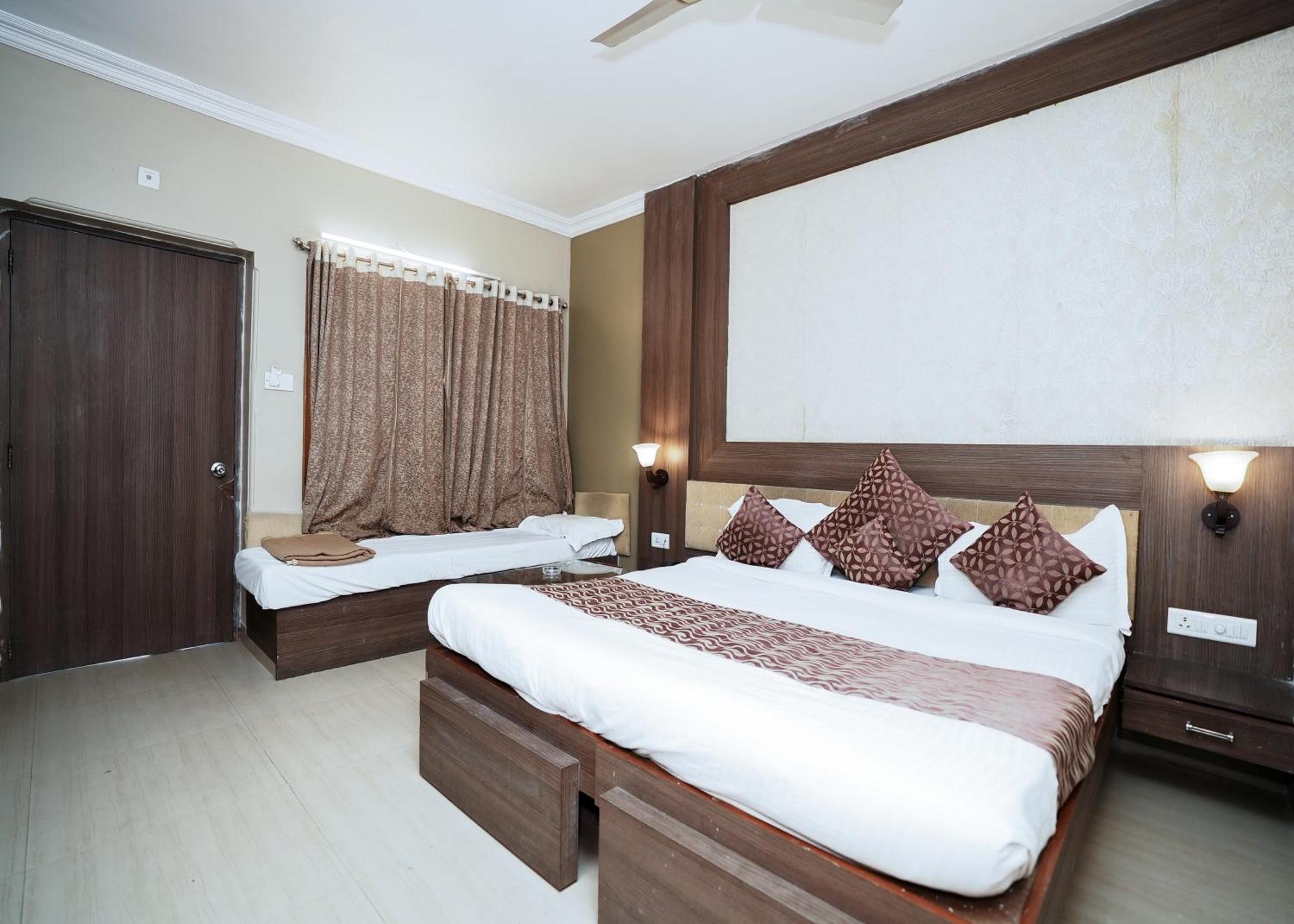 Rupis Resort Near Udaipur Airport Dabok Exterior photo