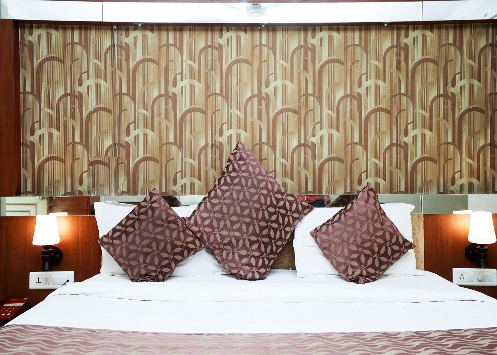 Rupis Resort Near Udaipur Airport Dabok Exterior photo