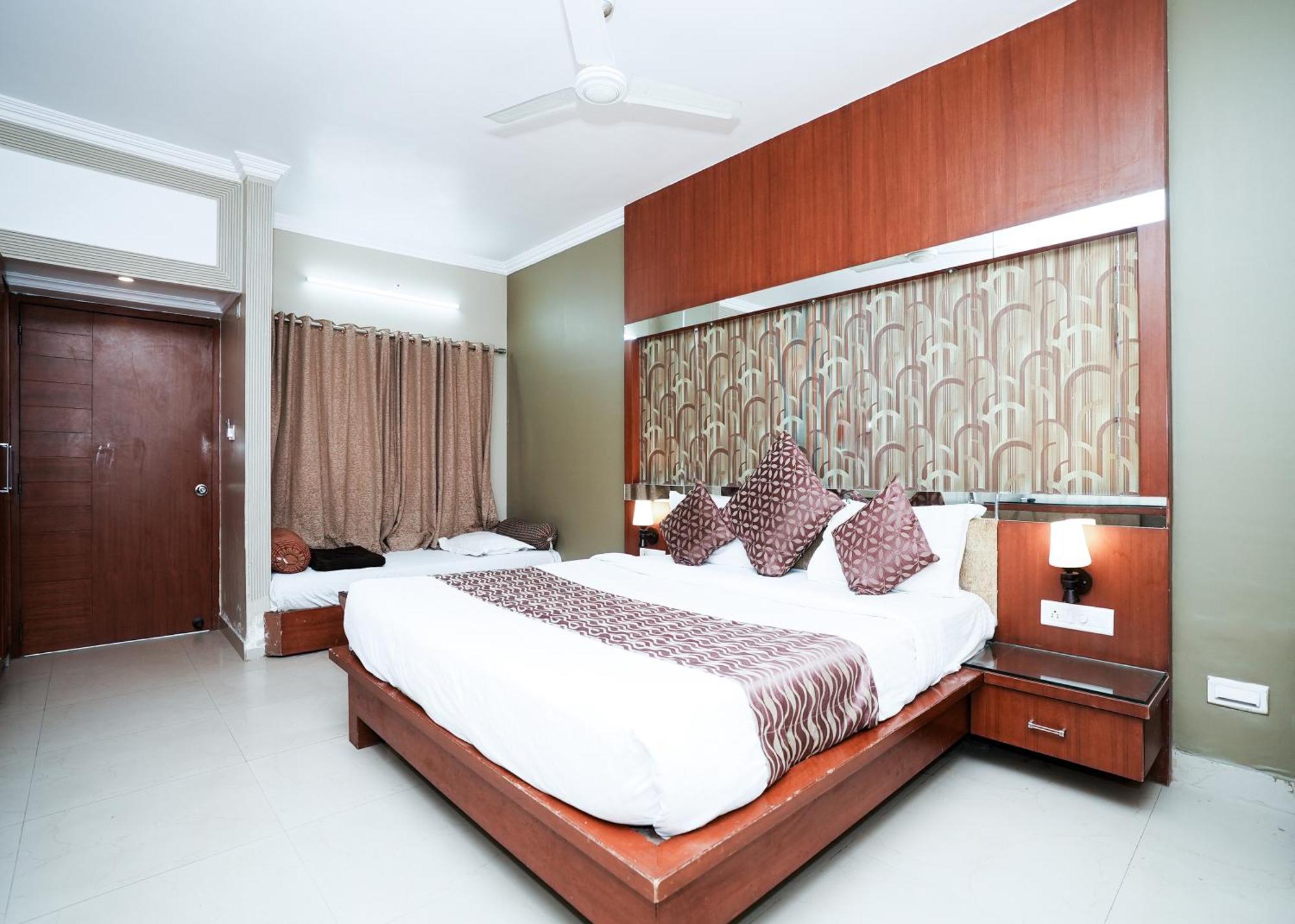 Rupis Resort Near Udaipur Airport Dabok Exterior photo