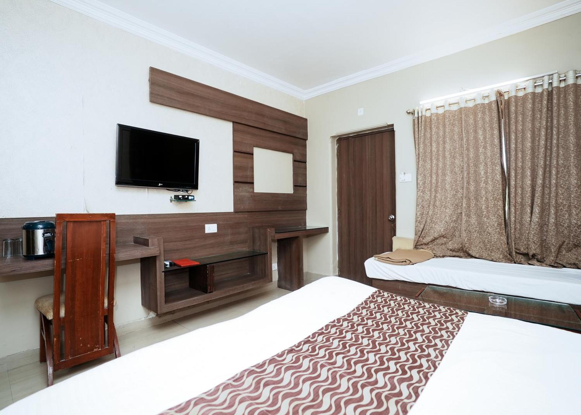 Rupis Resort Near Udaipur Airport Dabok Exterior photo
