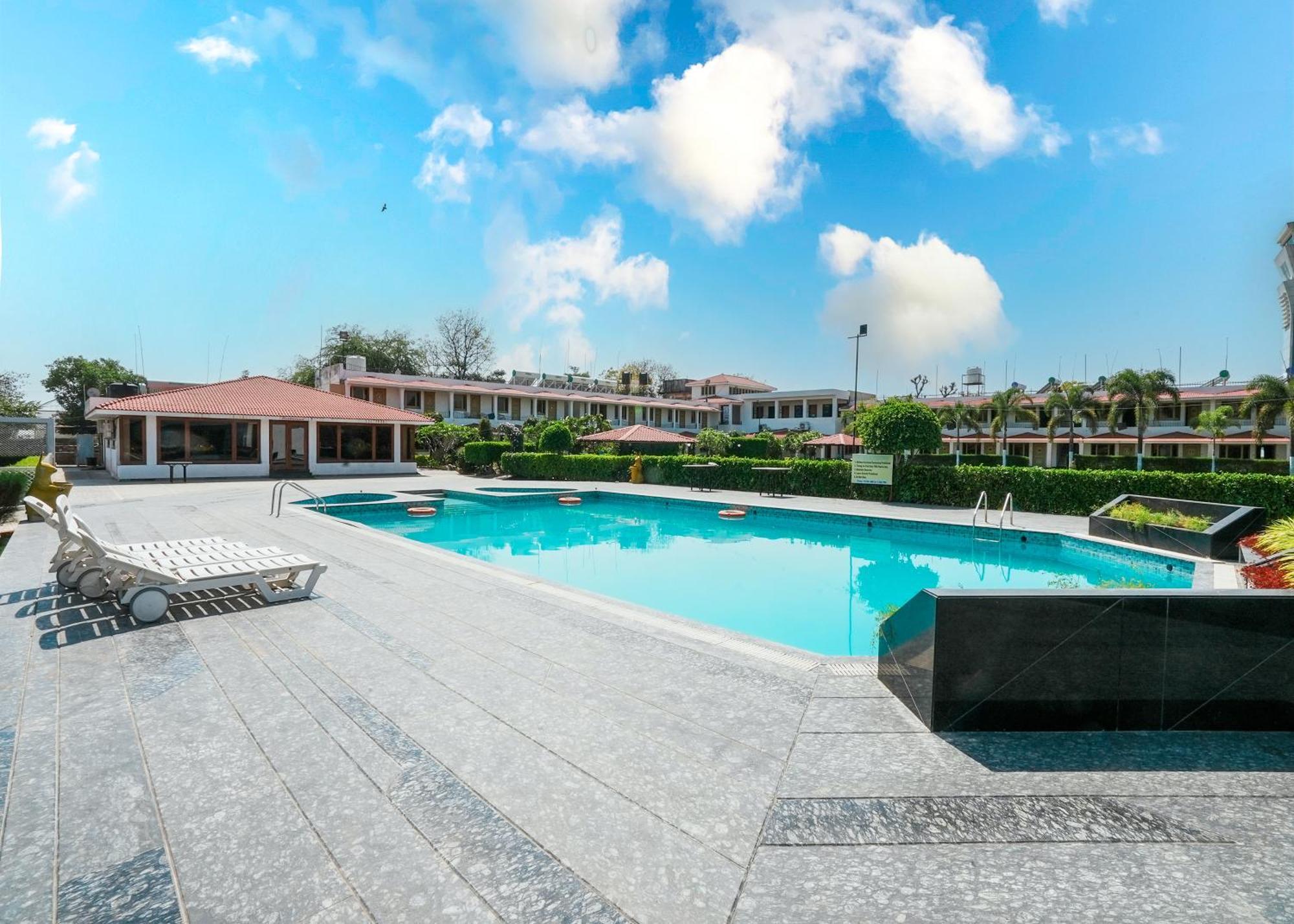 Rupis Resort Near Udaipur Airport Dabok Exterior photo