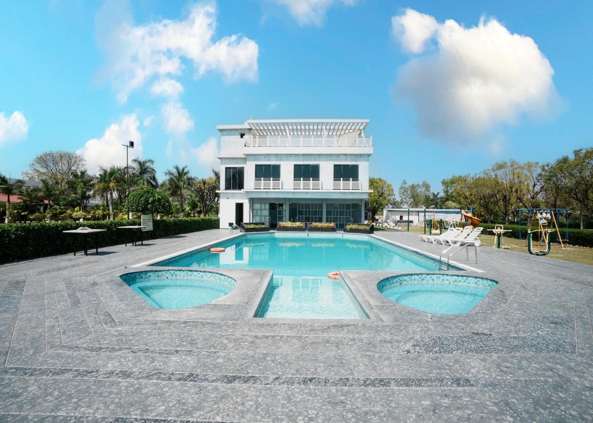 Rupis Resort Near Udaipur Airport Dabok Exterior photo