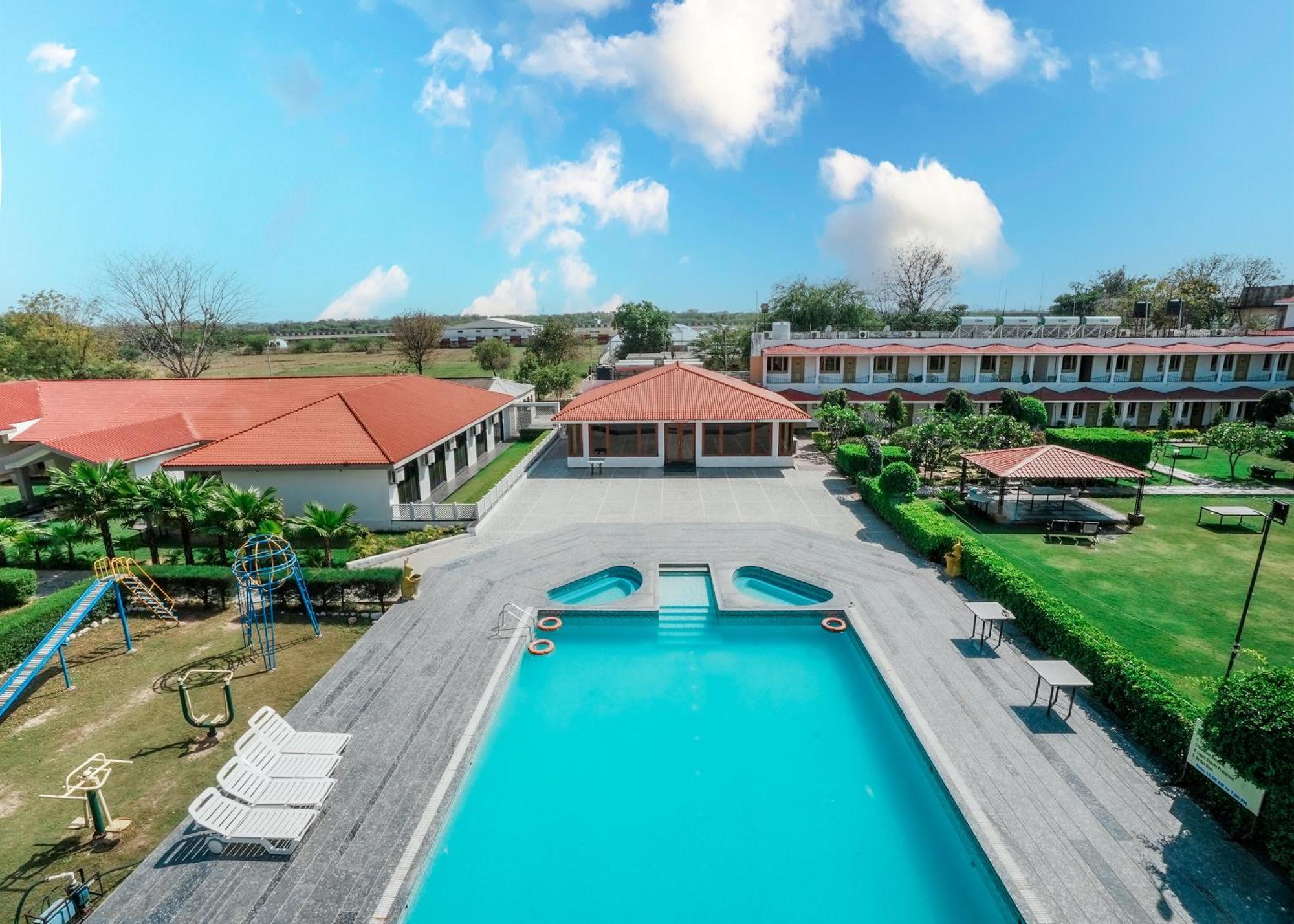 Rupis Resort Near Udaipur Airport Dabok Exterior photo