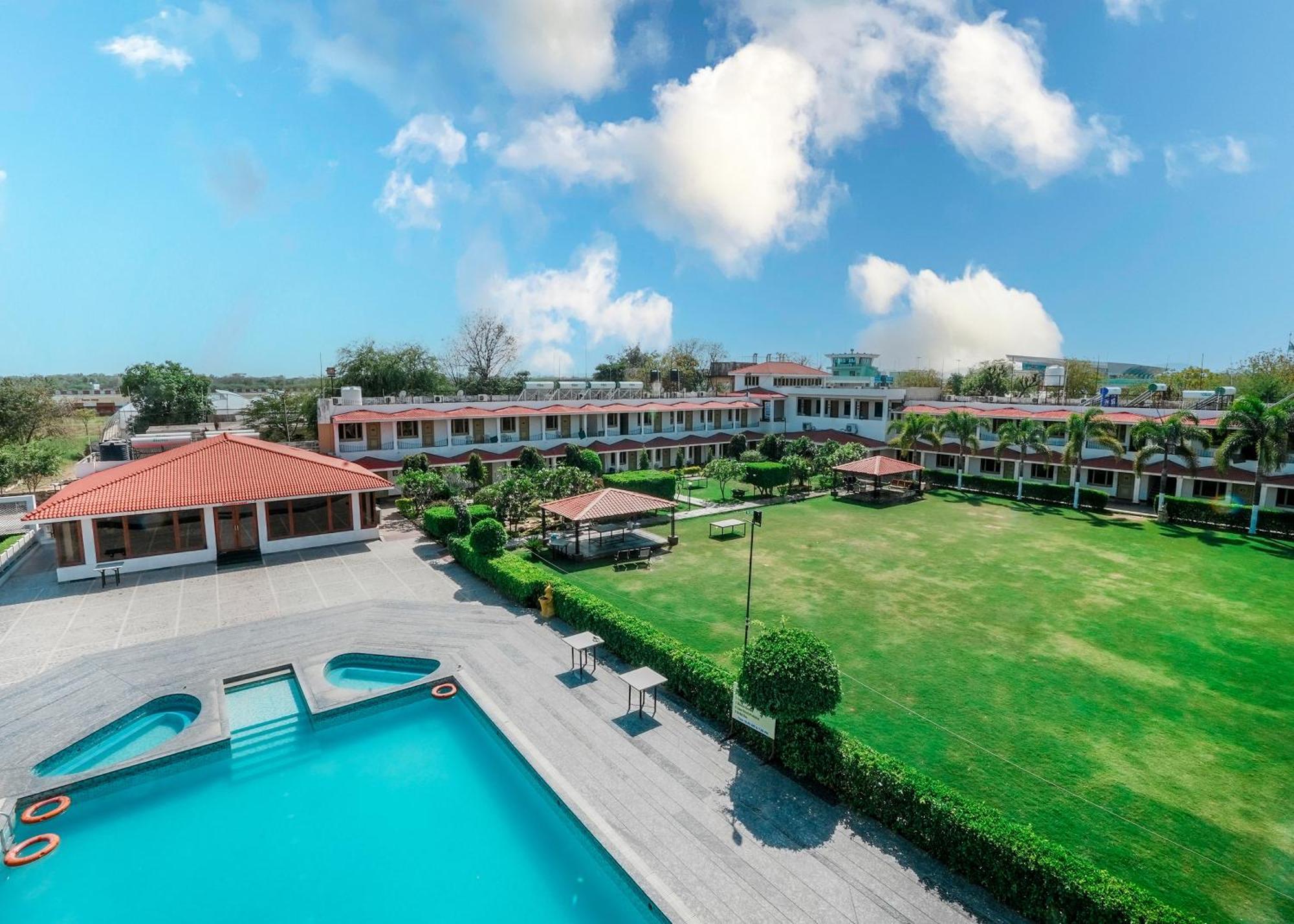Rupis Resort Near Udaipur Airport Dabok Exterior photo
