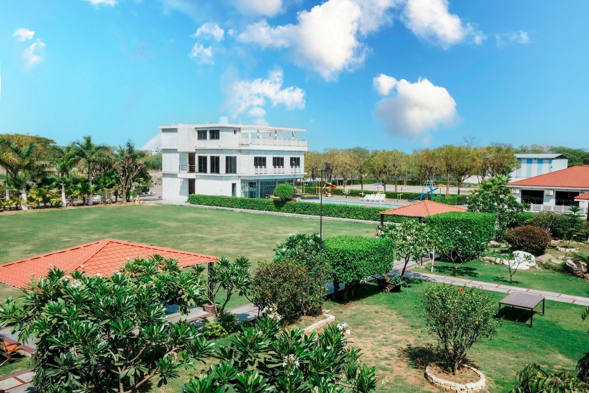 Rupis Resort Near Udaipur Airport Dabok Exterior photo