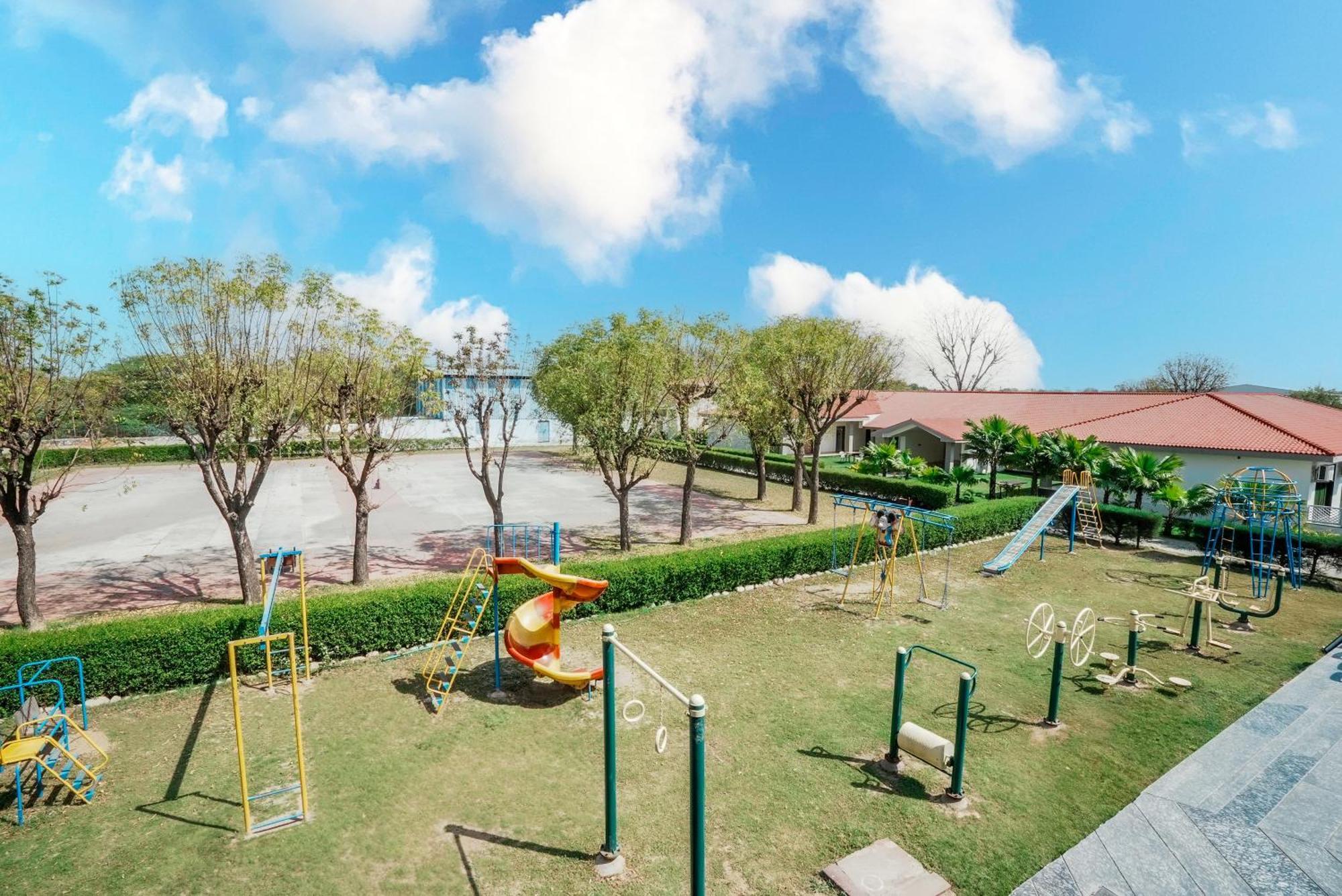 Rupis Resort Near Udaipur Airport Dabok Exterior photo